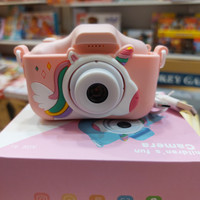 دوربین عکاسی و فیلمبرداری کودک